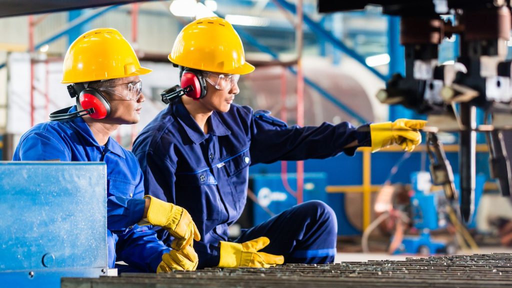 Terceirização de mão de obra ganha força entre empresas.